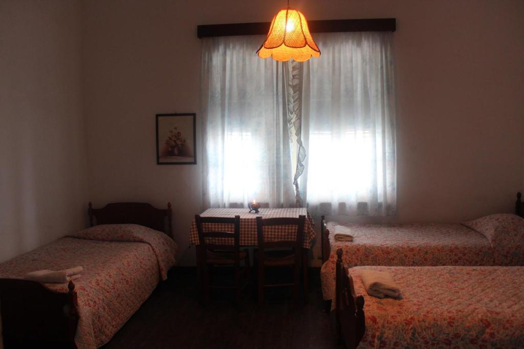 Trianon Vandrehjem Paphos Værelse billede