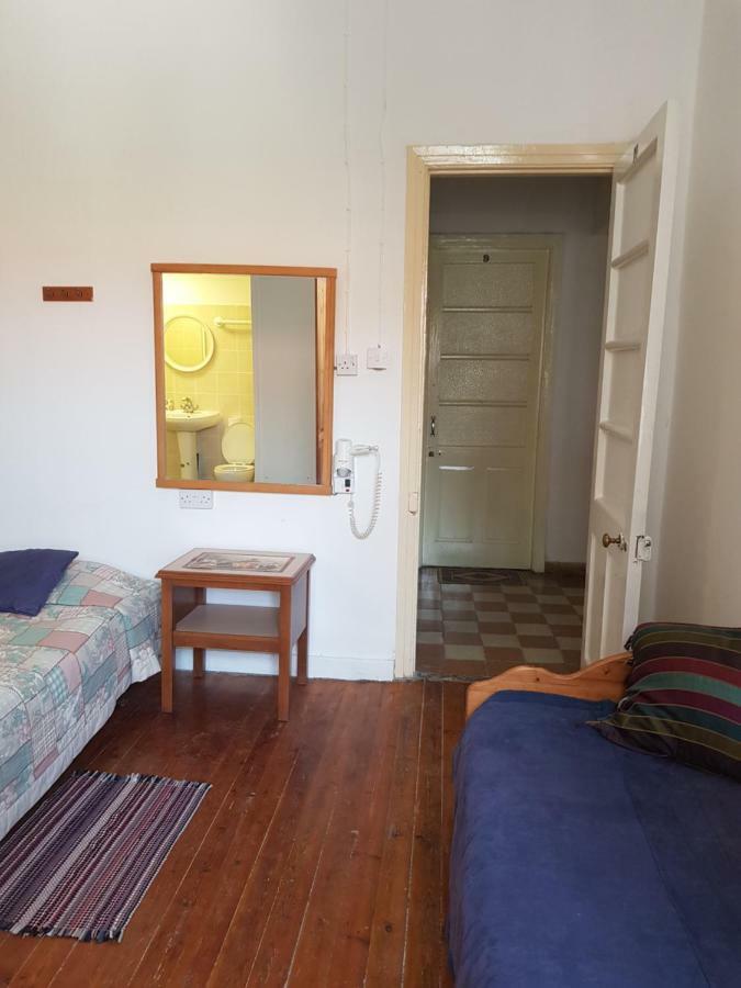 Trianon Vandrehjem Paphos Eksteriør billede